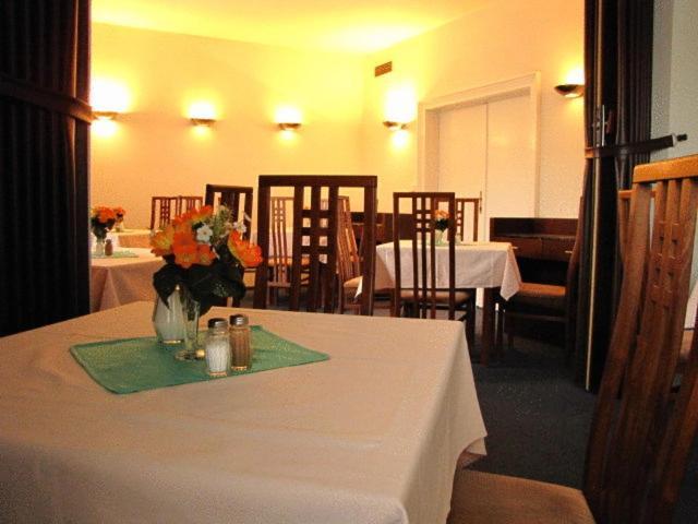 Hotel Bila Ruze Brno Luaran gambar