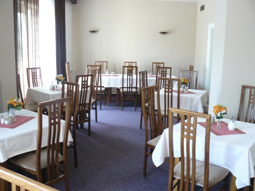 Hotel Bila Ruze Brno Luaran gambar