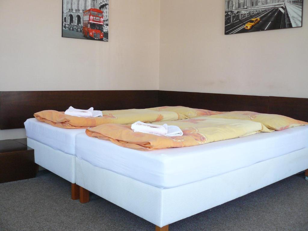 Hotel Bila Ruze Brno Luaran gambar