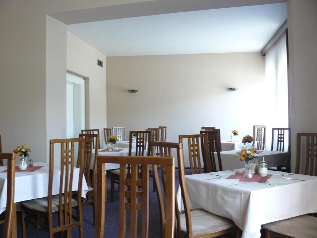 Hotel Bila Ruze Brno Luaran gambar