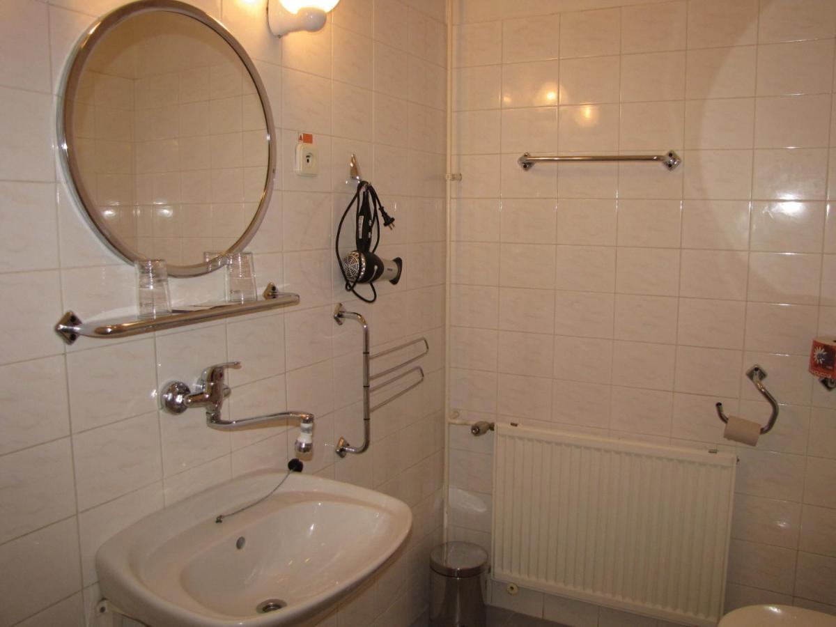 Hotel Bila Ruze Brno Luaran gambar